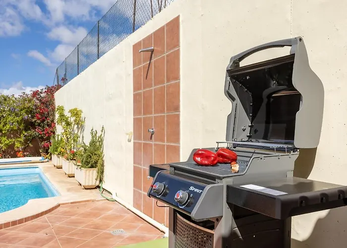 Casa Melocoton - Private Pool - Ocean View - Bbq - Garden - Terrace - Free Wifi - Child & Pet-friendly - 4 Bedrooms - 8 People *