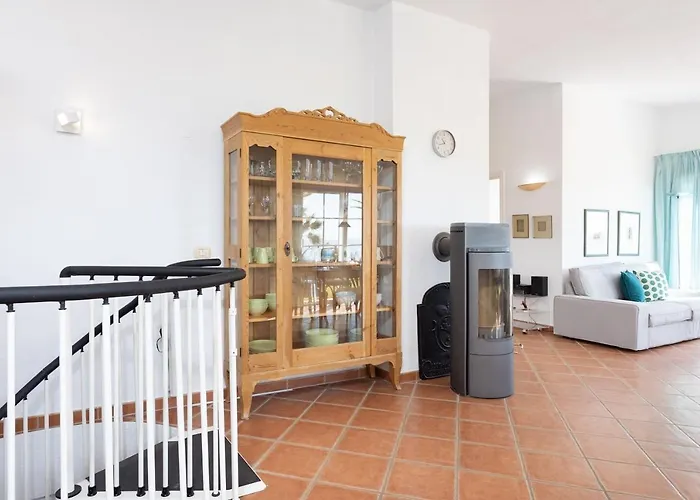 Dom wakacyjny Casa Melocoton - Private Pool - Ocean View - Bbq - Garden - Terrace - Free Wifi - Child & Pet-friendly - 4 Bedrooms - 8 People La Listada