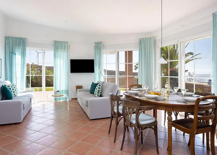 Dom wakacyjny Casa Melocoton - Private Pool - Ocean View - Bbq - Garden - Terrace - Free Wifi - Child & Pet-friendly - 4 Bedrooms - 8 People *