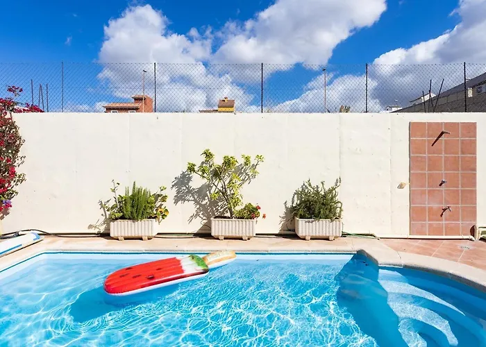 Dom wakacyjny Casa Melocoton - Private Pool - Ocean View - Bbq - Garden - Terrace - Free Wifi - Child & Pet-friendly - 4 Bedrooms - 8 People