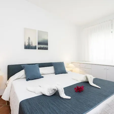 펜션 Casa Melocoton - Private Pool - Ocean View - Bbq - Garden - Terrace - Free Wifi - Child & Pet-friendly - 4 Bedrooms - 8 People *