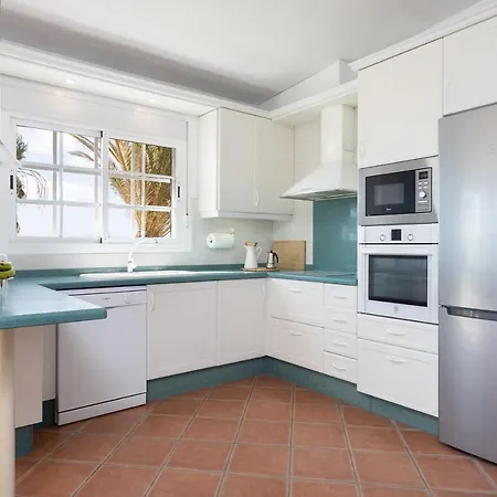 Dom wakacyjny Casa Melocoton - Private Pool - Ocean View - Bbq - Garden - Terrace - Free Wifi - Child & Pet-friendly - 4 Bedrooms - 8 People *