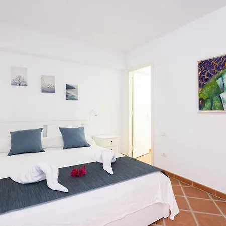 Dom wakacyjny Casa Melocoton - Private Pool - Ocean View - Bbq - Garden - Terrace - Free Wifi - Child & Pet-friendly - 4 Bedrooms - 8 People *