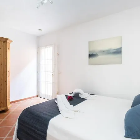 Dom wakacyjny Casa Melocoton - Private Pool - Ocean View - Bbq - Garden - Terrace - Free Wifi - Child & Pet-friendly - 4 Bedrooms - 8 People *