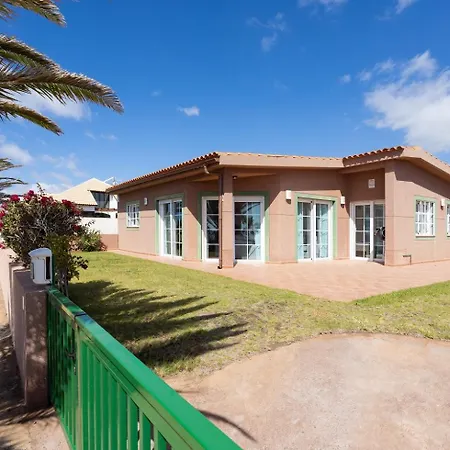 Casa Melocoton - Private Pool - Ocean View - Bbq - Garden - Terrace - Free Wifi - Child & Pet-friendly - 4 Bedrooms - 8 People