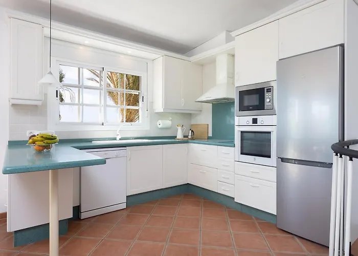 Ferienhaus Casa Melocoton - Private Pool - Ocean View - Bbq - Garden - Terrace - Free Wifi - Child & Pet-friendly - 4 Bedrooms - 8 People *